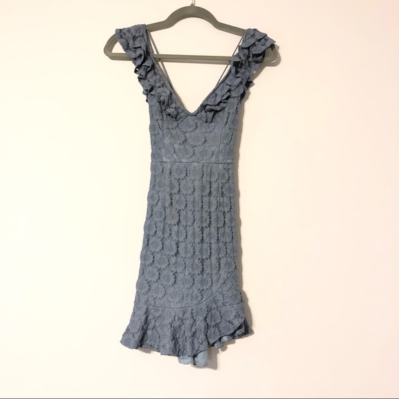 Selfie Leslie backless dress (PEARL RUFFLE STRAP LACE MINI DRESS BLUE) - Picture 6 of 8